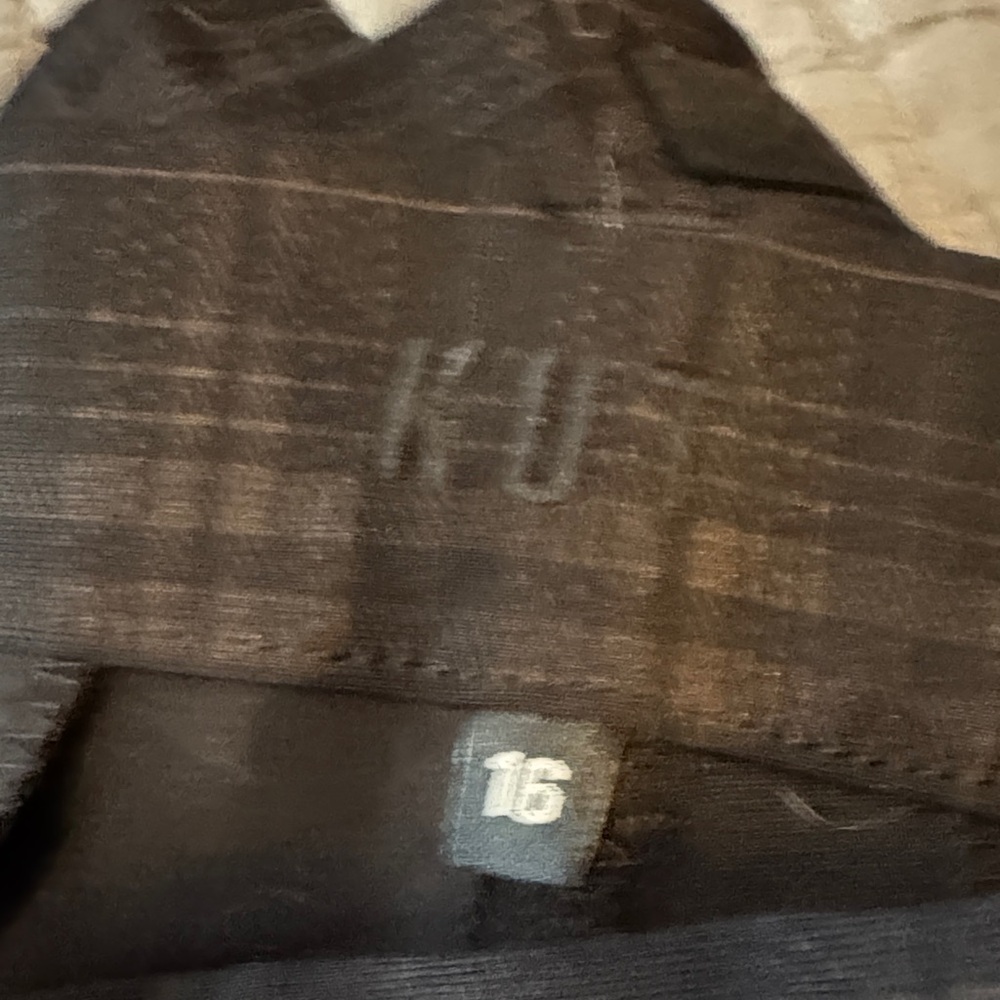 Kut women’s skinny pants with black and tan plaid Pattern